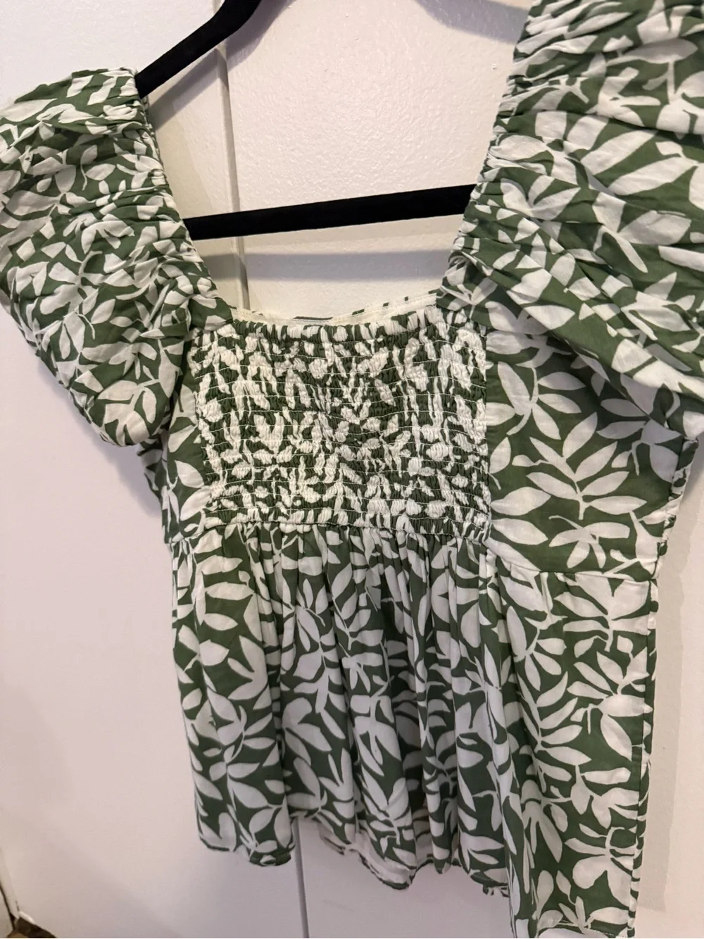Abercrombie & Fitch size S green and white blouse